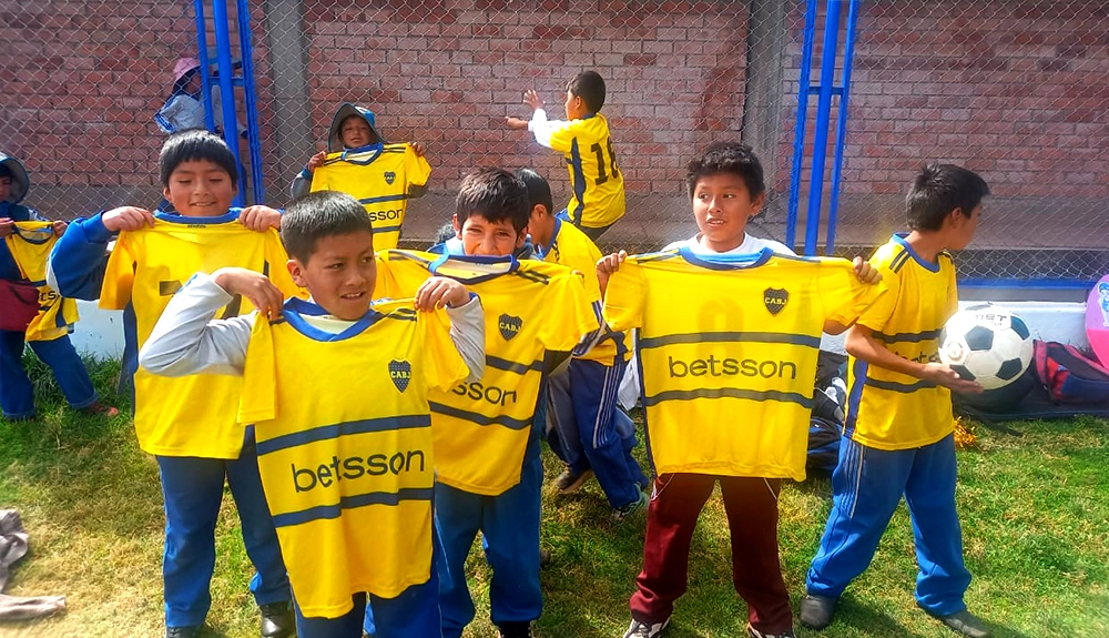 uniformes-deportivos-anta-1